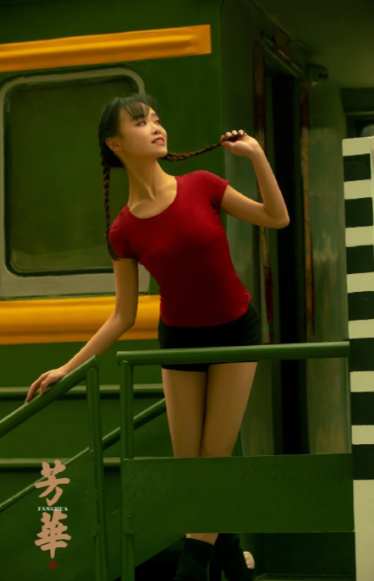 B站千万播放被删的《芳华》全集解读+电影